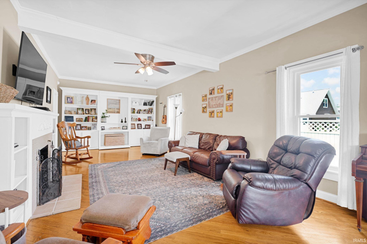 Listing Image 9