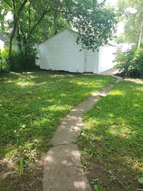 Listing Image 14