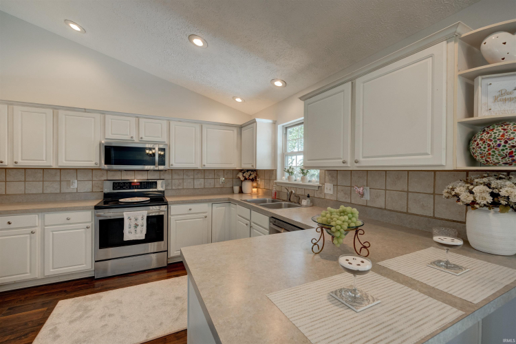 Listing Image 16