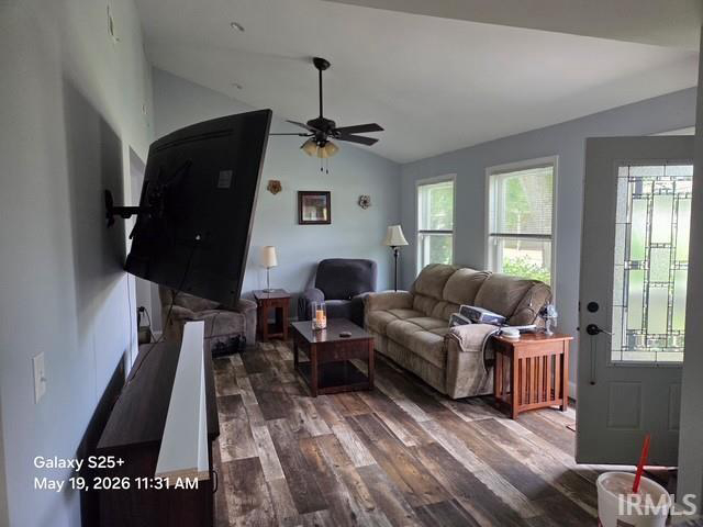 Listing Image 4