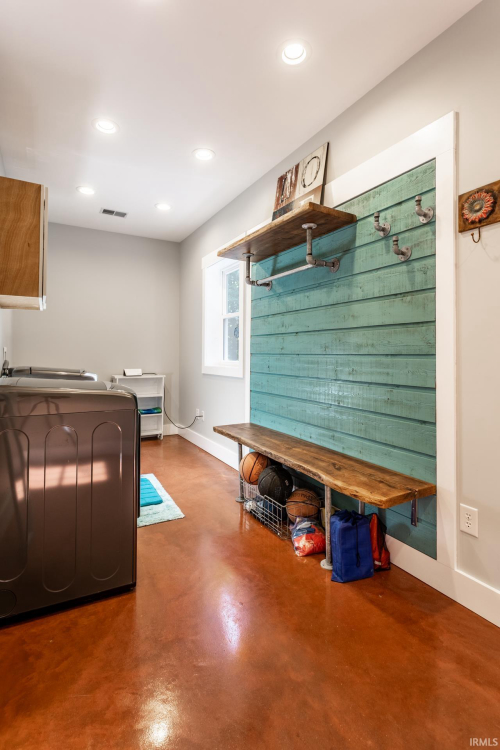 Listing Image 22