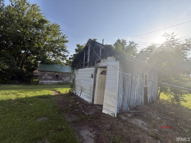 Listing Image 5
