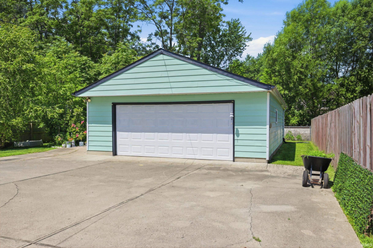 Listing Image 20