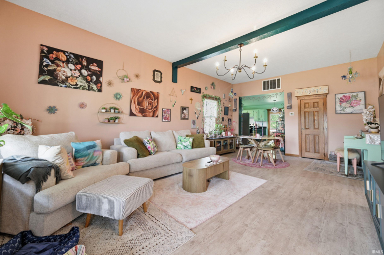 Listing Image 5