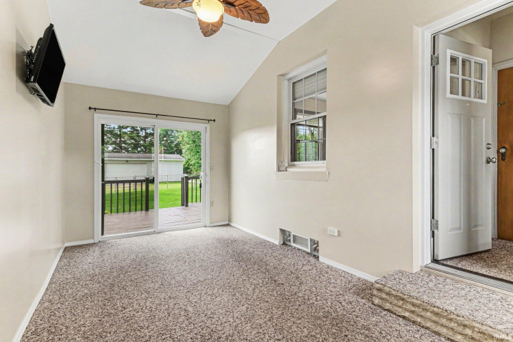 Listing Image 20