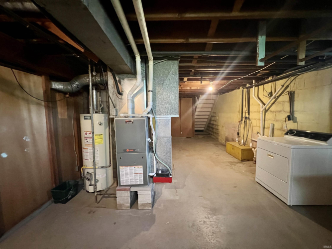 Listing Image 8