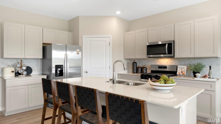 Listing Image 8