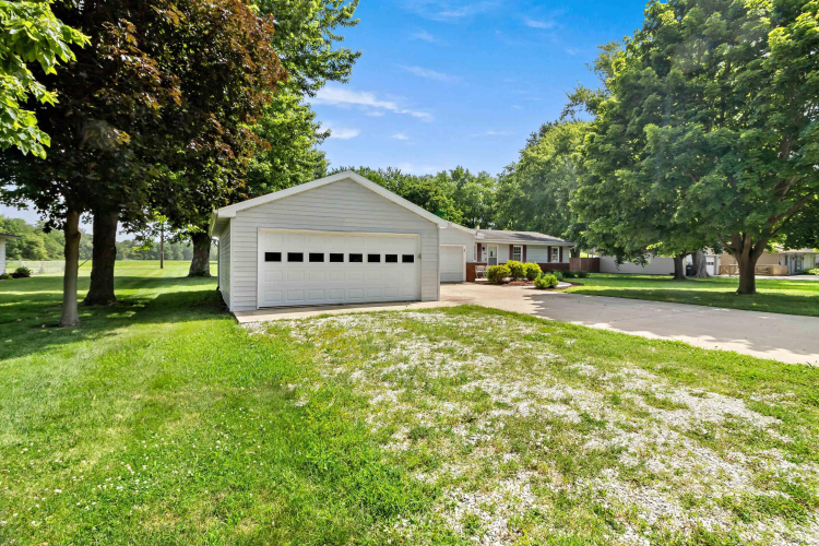 Listing Image 33