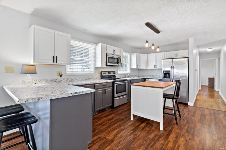 Listing Image 9
