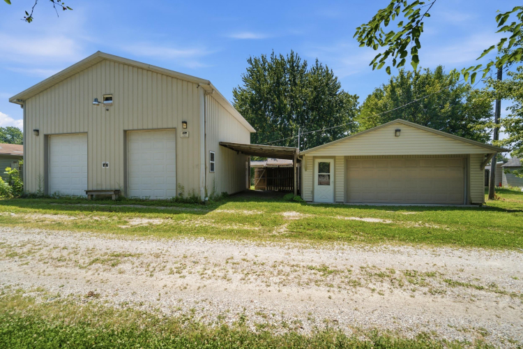 Listing Image 3