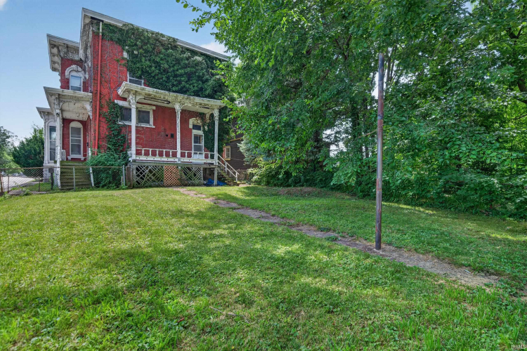 Listing Image 4