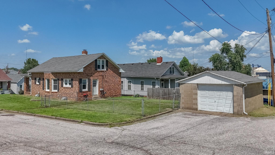 Listing Image 3