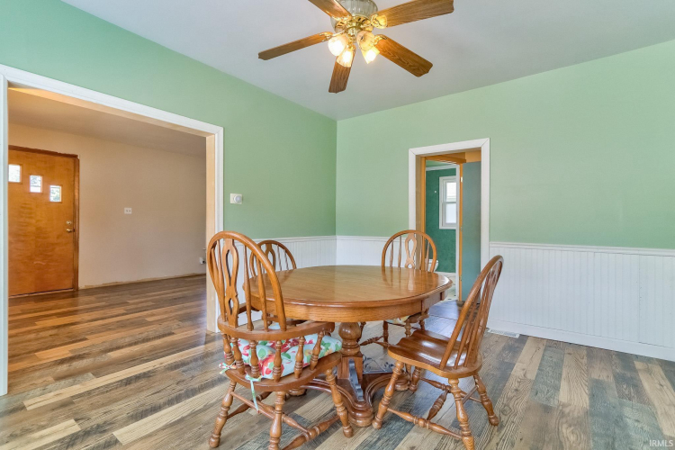 Listing Image 10
