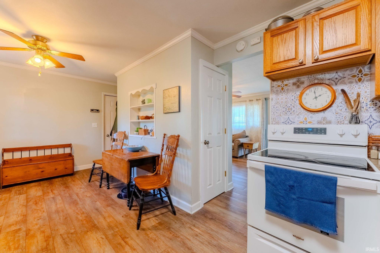 Listing Image 12