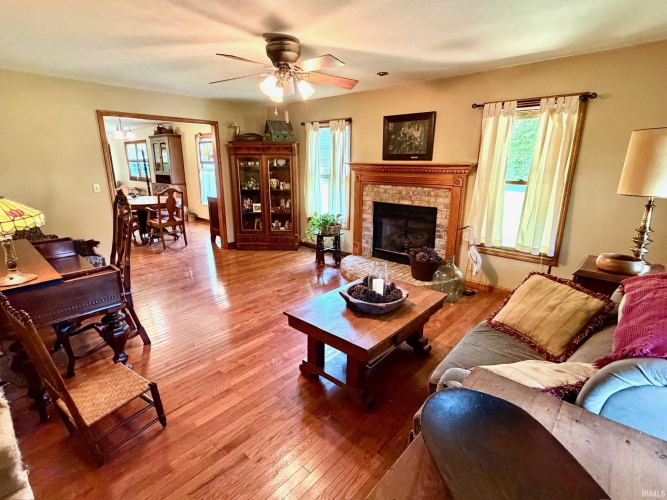 Listing Image 16