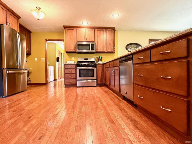 Listing Image 18