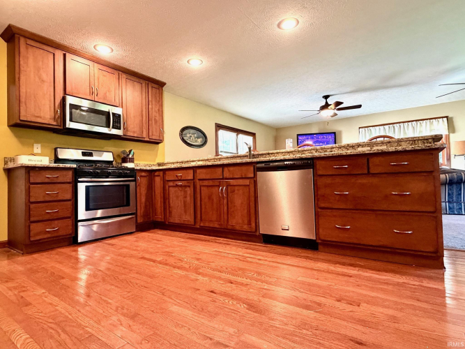 Listing Image 19