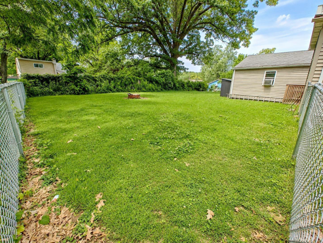 Listing Image 9
