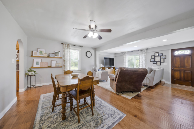 Listing Image 7