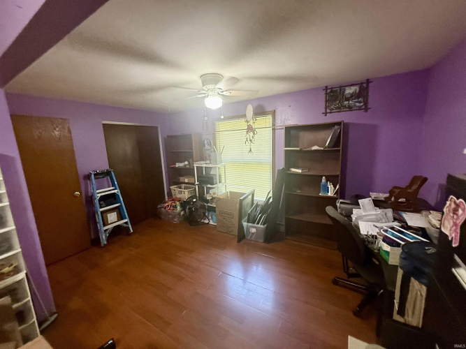 Listing Image 16