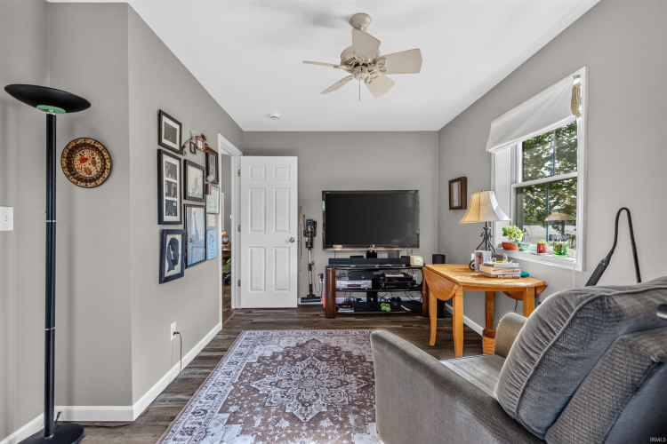 Listing Image 14