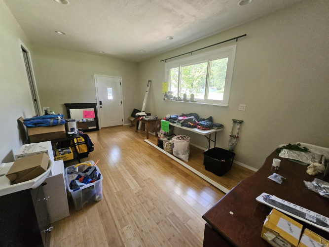 Listing Image 27