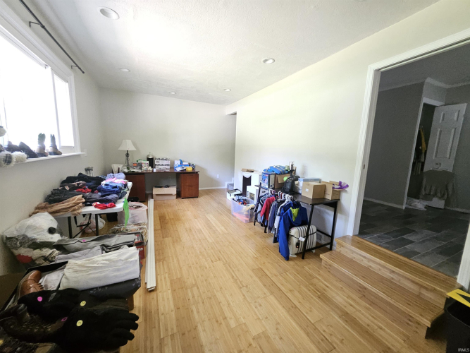 Listing Image 29