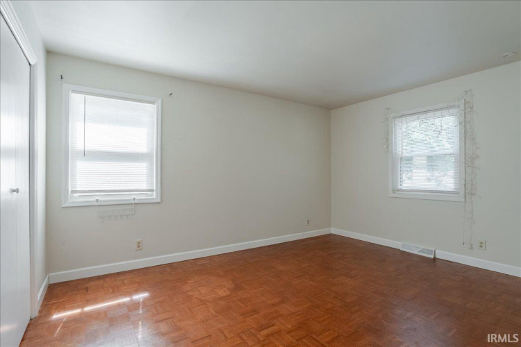 Listing Image 33