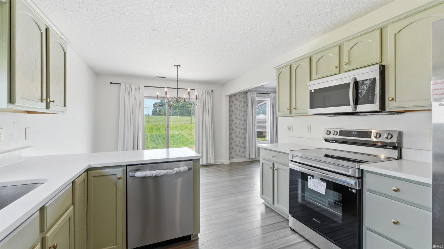 Listing Image 13