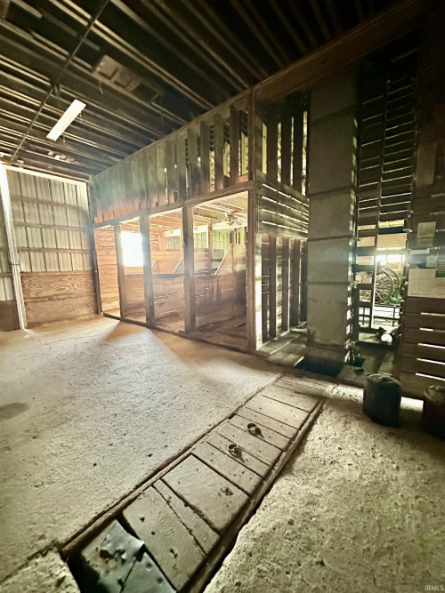 Listing Image 32