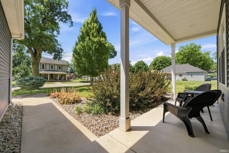 Listing Image 5