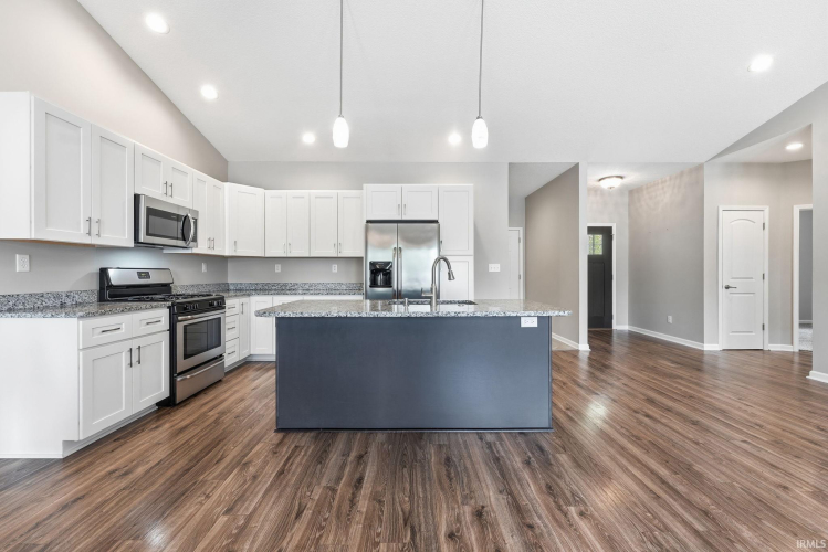 Listing Image 9