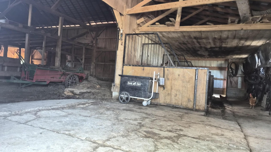 Listing Image 26