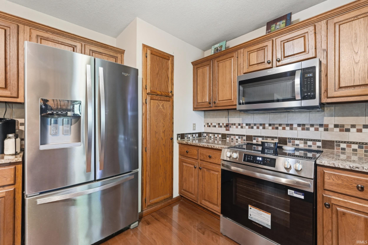 Listing Image 14