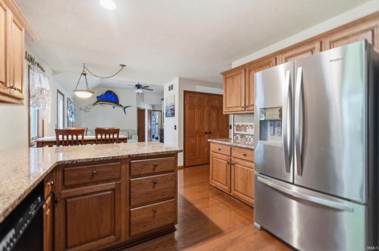 Listing Image 15