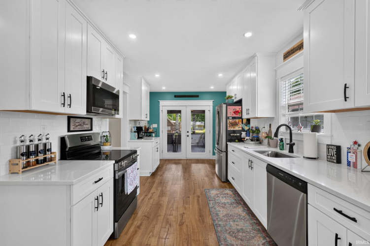Listing Image 11