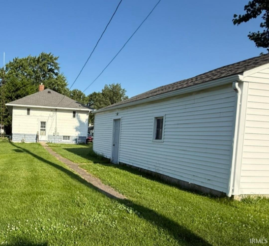 Listing Image 6