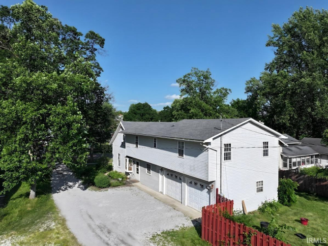 Listing Image 4