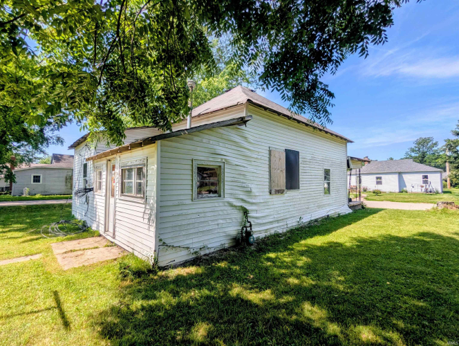 Listing Image 4