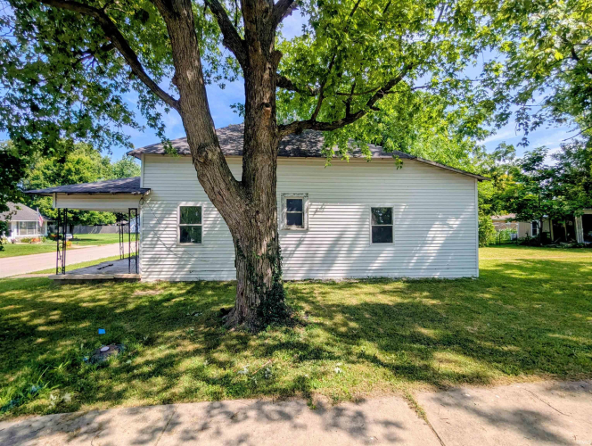 Listing Image 7