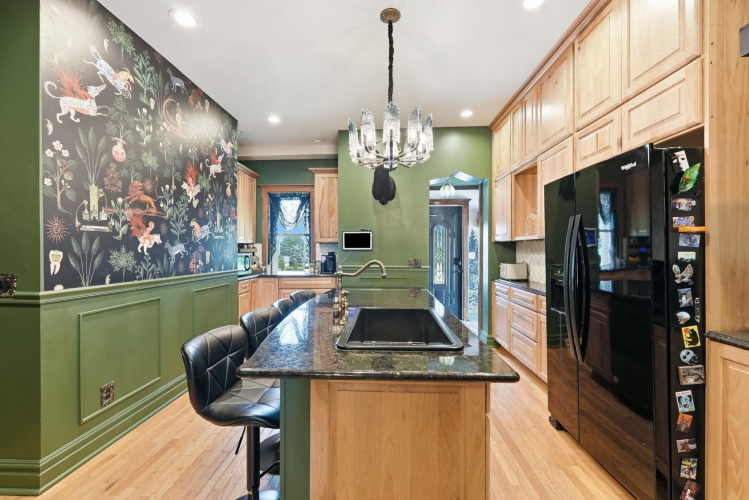 Listing Image 13