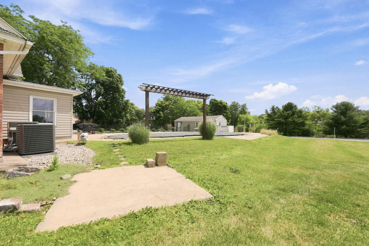 Listing Image 32