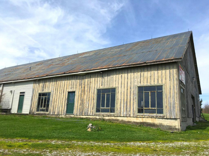 Listing Image 4