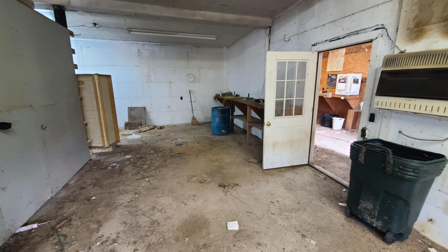 Listing Image 22