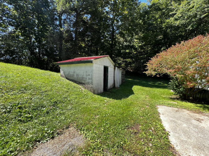 Listing Image 9