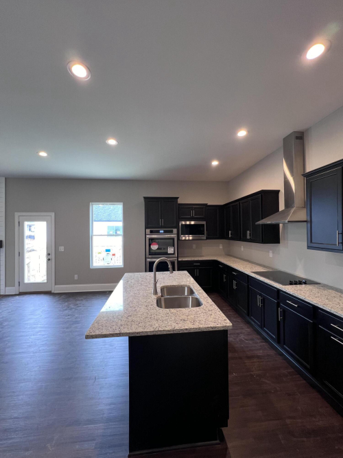 Listing Image 5