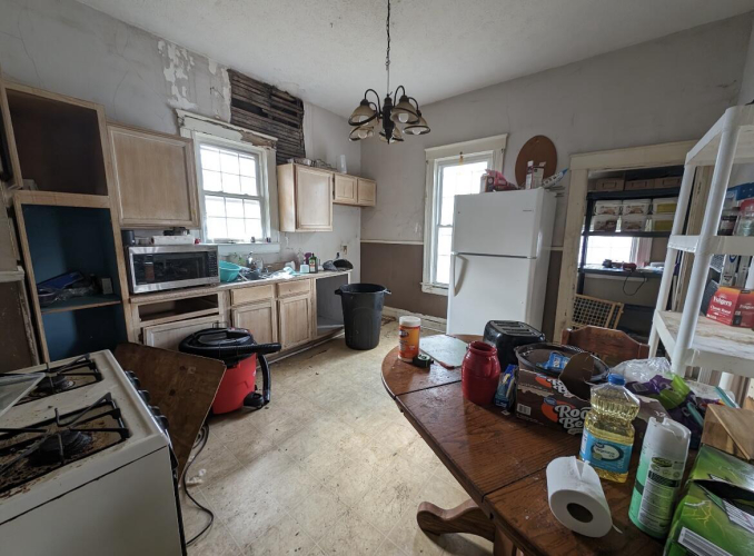 Listing Image 11