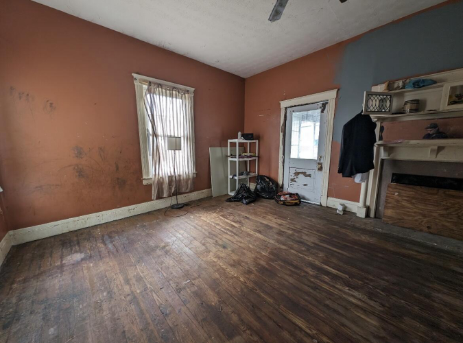 Listing Image 8