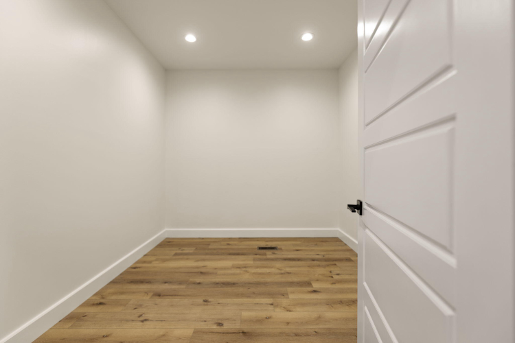 Listing Image 65