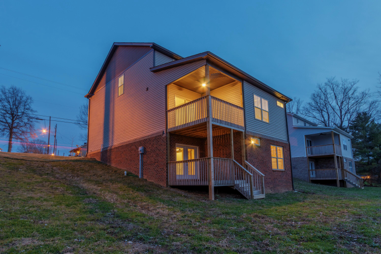 Listing Image 12